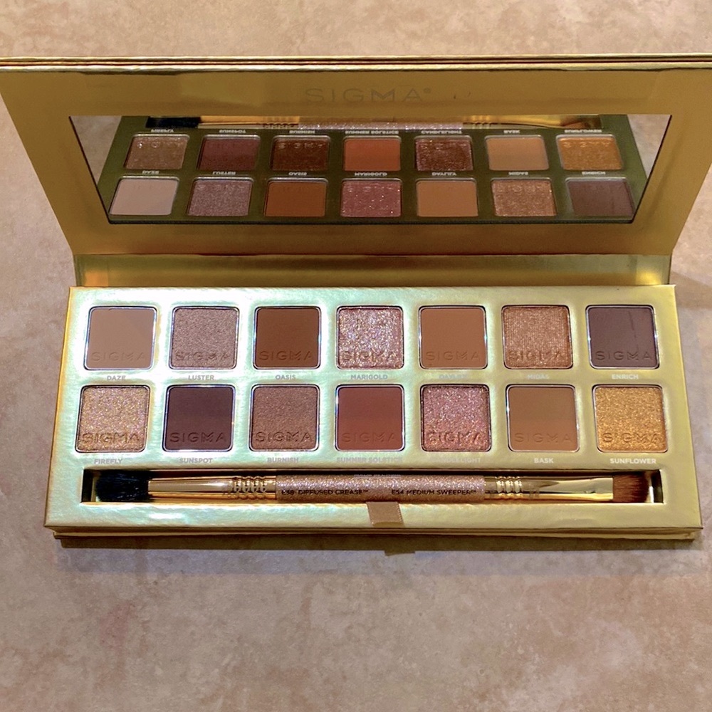 NWT Sigma Beauty Ambiance Eyeshadow Palette With Dual-ended Eyeshadow Brush